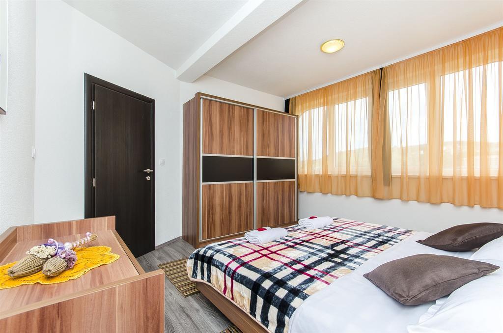 Apartments Branka Trogir Exteriér fotografie